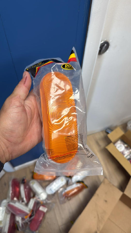Oval Park / Turn / Amber Clearance Sealed Light (8B)