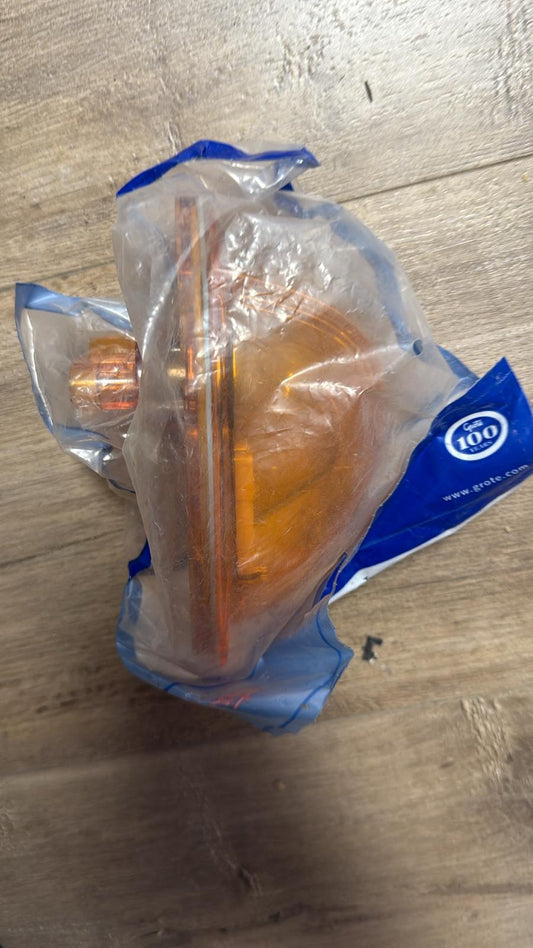 571.LG32A - Cab Marker Light Amber